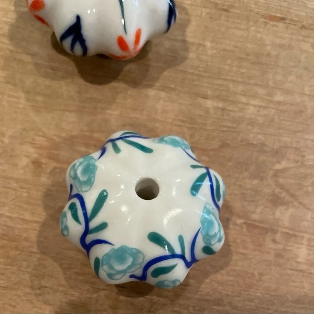 NWOT VTG Pier 1 Hand Painted Ceramic cabinet knobs drawer pulls handles (3)